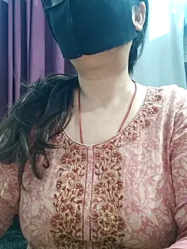 Aishwaryaa 69 online show from 05/13/26, 03:04