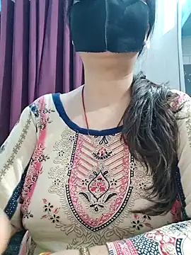 Aishwaryaa 69 online show from 06/14/26, 01:58