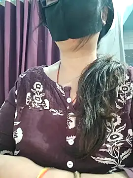 Aishwaryaa 69 online show from 06/15/26, 09:22