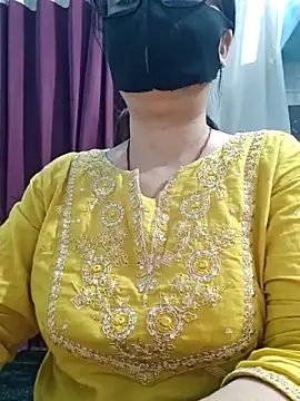 Aishwaryaa 69 online show from 06/18/26, 11:14