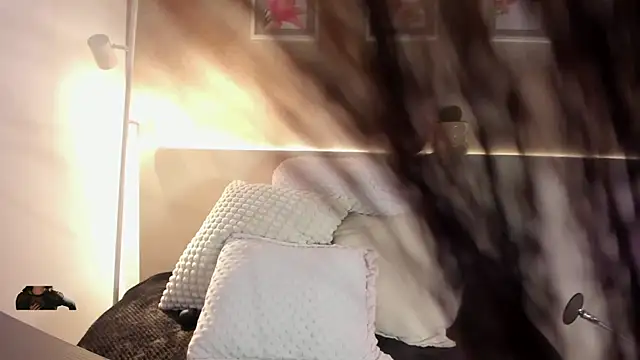 Snapshot of roxannegomez chatting on 01/07/26, 12:51 roxannegomez online show from 01/07/26, 12:51