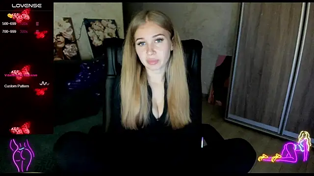 Snapshot of _NigoNika chatting on 10/17/25, 02:52  NigoNika online show from 10/17/25, 02:52