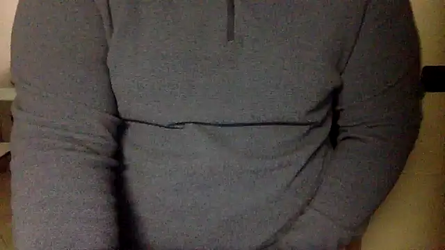 Snapshot of Gladiator_3 chatting on 02/10/25, 01:01 Gladiator 3 online show from 02/10/25, 01:01