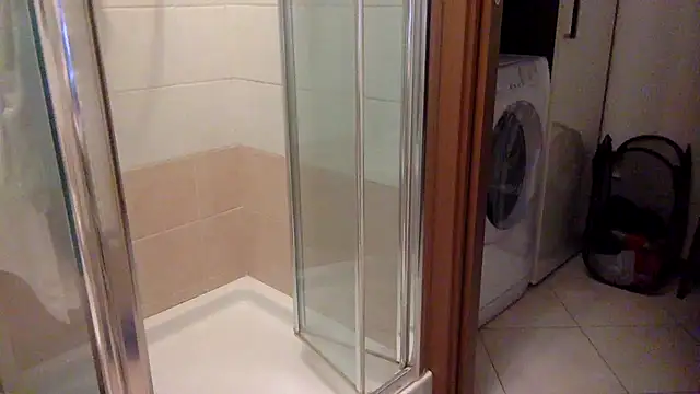 Snapshot of Gladiator_3 chatting on 02/14/25, 12:03 Gladiator 3 online show from 02/14/25, 12:03