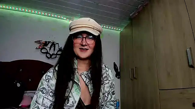 Sweet-Suck69 online show from 01/01/25, 06:58