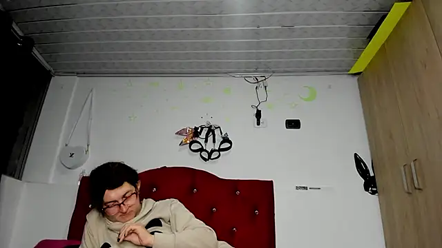 Sweet-Suck69 online show from 01/06/25, 04:26