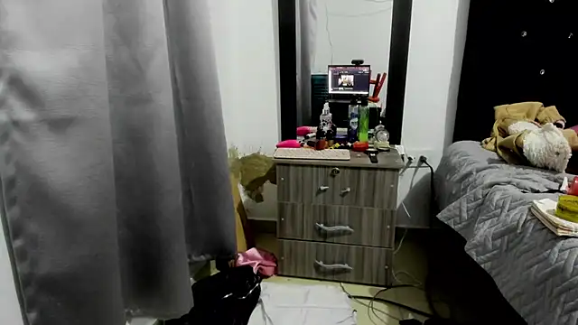 Snapshot of Sweet-Suck69 chatting on 03/15/26, 12:27 Sweet-Suck69 online show from 03/15/26, 12:27