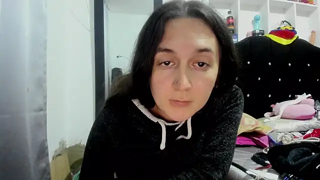 Snapshot of Sweet-Suck69 chatting on 03/19/26, 04:27 Sweet-Suck69 online show from 03/19/26, 04:27