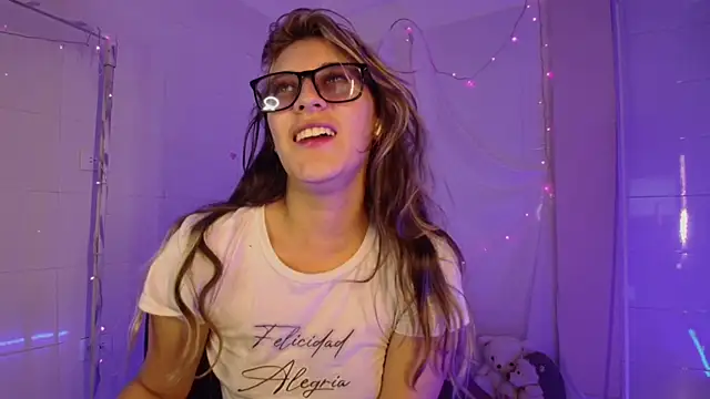 Snapshot of Giia_paiige18 chatting on 10/09/25, 01:47 Giia paiige18 online show from 10/09/25, 01:47