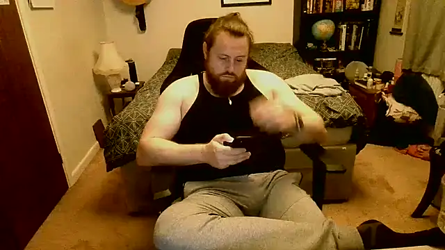 Snapshot of Hairy_Guy30 chatting on 11/09/25, 06:06 Hairy Guy30 online show from 11/09/25, 06:06