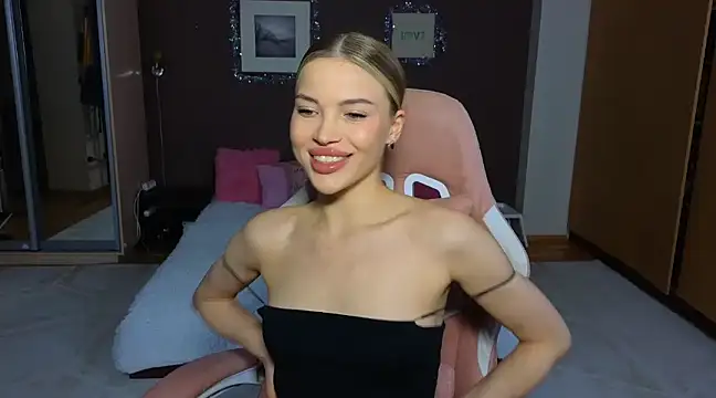 EmmyMills online show from 01/04/25, 04:43