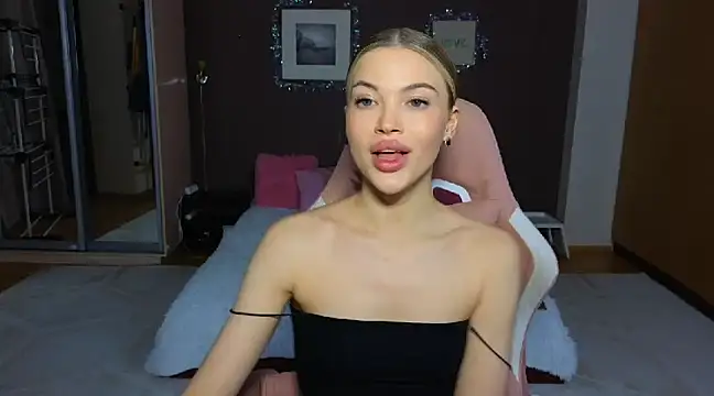 EmmyMills online show from 01/04/25, 08:27