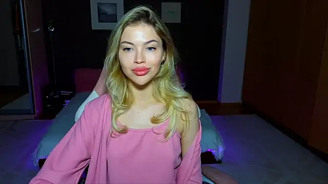 EmmyMills online show from 02/15/25, 10:21