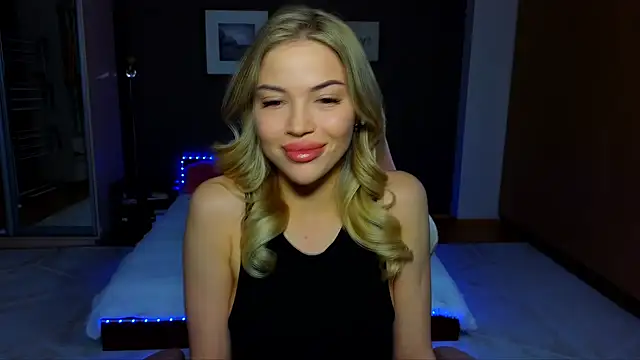 EmmyMills online show from 03/05/25, 10:10