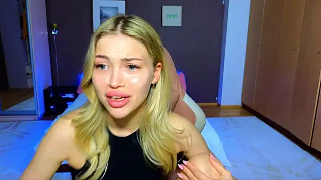 EmmyMills online show from 03/23/25, 12:47