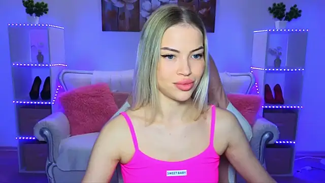 EmmyMills online show from 10/19/25, 09:15