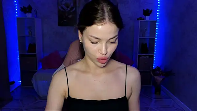 Snapshot of EmmyMills chatting on 06/23/26, 11:58 EmmyMills online show from 06/23/26, 11:58