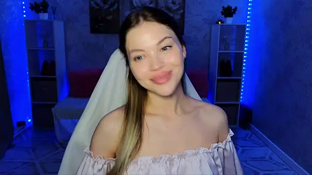 Snapshot of EmmyMills chatting on 06/30/26, 09:49 EmmyMills online show from 06/30/26, 09:49