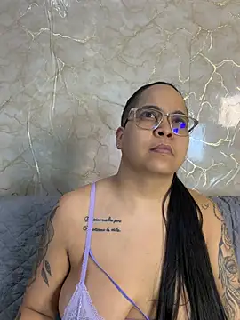 Snapshot of naughtylesbians__ chatting on 04/28/26, 01:37 naughtylesbians online show from 04/28/26, 01:37