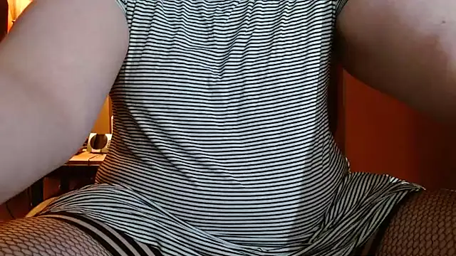 Snapshot of cosmicjones chatting on 12/08/24, 09:24 cosmicjones online show from 12/08/24, 09:24