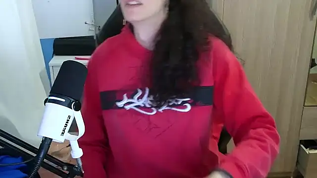 Snapshot of MemiKouki chatting on 11/05/25, 04:29 MemiKouki online show from 11/05/25, 04:29