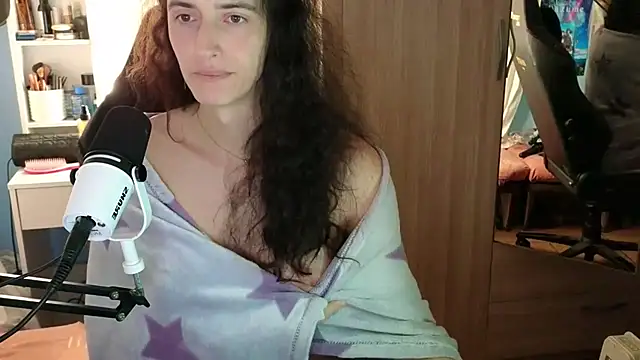 Snapshot of MemiKouki chatting on 11/21/25, 05:44 MemiKouki online show from 11/21/25, 05:44