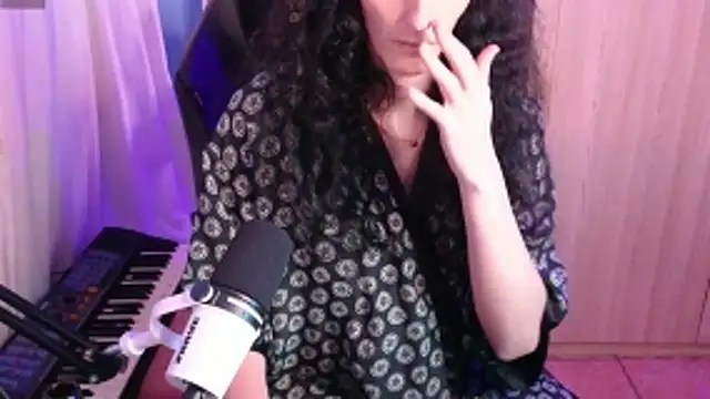 Snapshot of MemiKouki chatting on 03/25/26, 11:33 MemiKouki online show from 03/25/26, 11:33