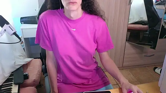 MemiKouki online show from 06/06/26, 05:06