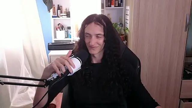 MemiKouki online show from 06/10/26, 05:34