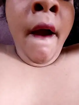 Snapshot of Asliaa1 chatting on 10/09/25, 08:12 Asliaa1 online show from 10/09/25, 08:12