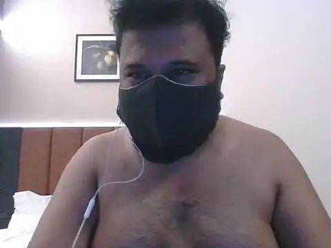 Hunk-Hand6 online show from 11/09/25, 08:12