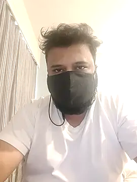 Hunk-Hand6 online show from 04/30/26, 12:55