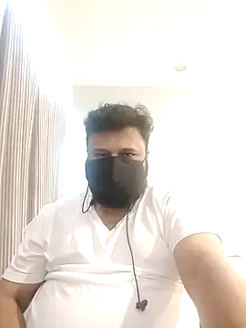 Hunk-Hand6 online show from 05/01/26, 05:23