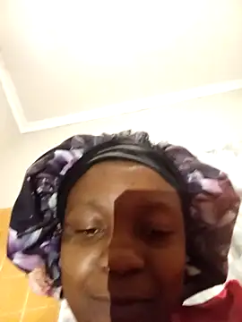 Snapshot of mloghyfsa chatting on 12/17/25, 02:17 mloghyfsa online show from 12/17/25, 02:17