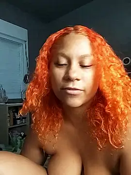 Snapshot of MaryAlbuquerque chatting on 01/13/26, 02:50 MaryAlbuquerque online show from 01/13/26, 02:50