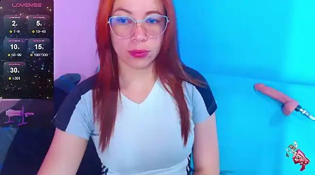 Snapshot of SharonR1 chatting on 12/21/24, 11:44 SharonR1 online show from 12/21/24, 11:44