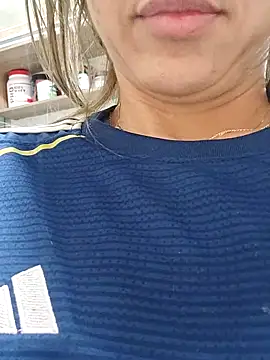 Snapshot of melissa_35_ chatting on 10/20/25, 11:43 melissa 35 online show from 10/20/25, 11:43