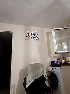 Snapshot of Mickael19 chatting on 02/18/26, 10:11 Mickael19 online show from 02/18/26, 10:11