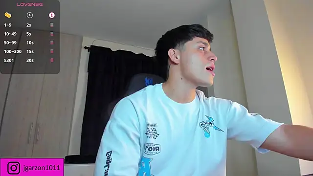 Snapshot of _joansoto chatting on 03/04/25, 01:28 joansoto online show from 03/04/25, 01:28