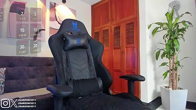 Snapshot of _joansoto chatting on 09/09/25, 02:05 joansoto online show from 09/09/25, 02:05