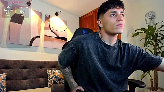 Snapshot of _joansoto chatting on 11/03/25, 06:53 joansoto online show from 11/03/25, 06:53