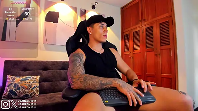 Snapshot of _joansoto chatting on 11/26/25, 02:40 joansoto online show from 11/26/25, 02:40