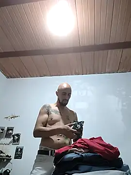 fire menxxx001 online show from 05/09/26, 12:27