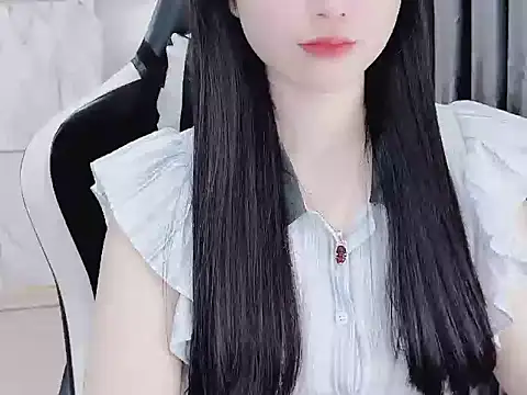 Snapshot of _Lygn__ chatting on 01/05/25, 01:56 Lygn online show from 01/05/25, 01:56