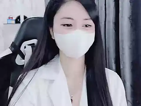 Snapshot of _Lygn__ chatting on 01/08/25, 04:55 Lygn online show from 01/08/25, 04:55