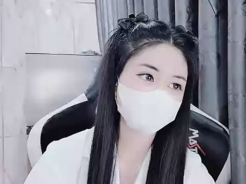 Snapshot of _Lygn__ chatting on 01/13/25, 08:37 Lygn online show from 01/13/25, 08:37