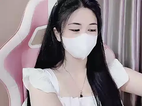 Snapshot of _Lygn__ chatting on 02/02/25, 05:04 Lygn online show from 02/02/25, 05:04