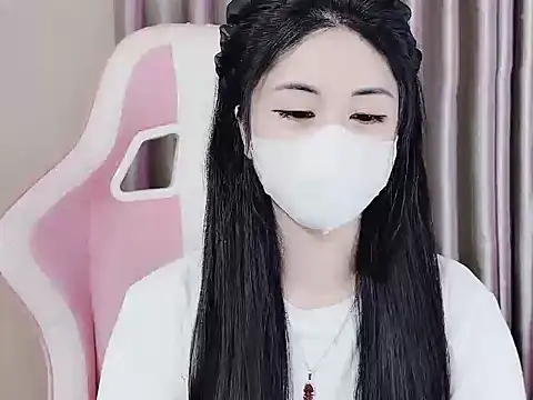Snapshot of _Lygn__ chatting on 03/21/25, 05:34 Lygn online show from 03/21/25, 05:34