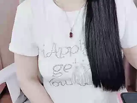 Snapshot of _Lygn__ chatting on 03/21/25, 11:45 Lygn online show from 03/21/25, 11:45
