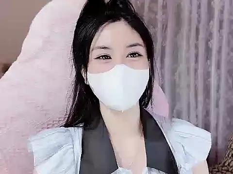 Snapshot of _Lygn__ chatting on 09/16/25, 12:28 Lygn online show from 09/16/25, 12:28
